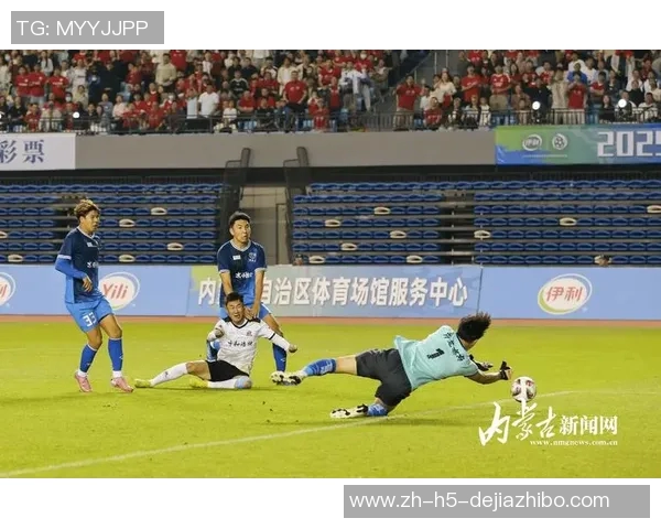 足球馆内激情四溢球迷齐聚共享精彩赛事与友谊时刻 足球馆内激情四溢球迷齐聚共享精彩赛事与友谊时刻